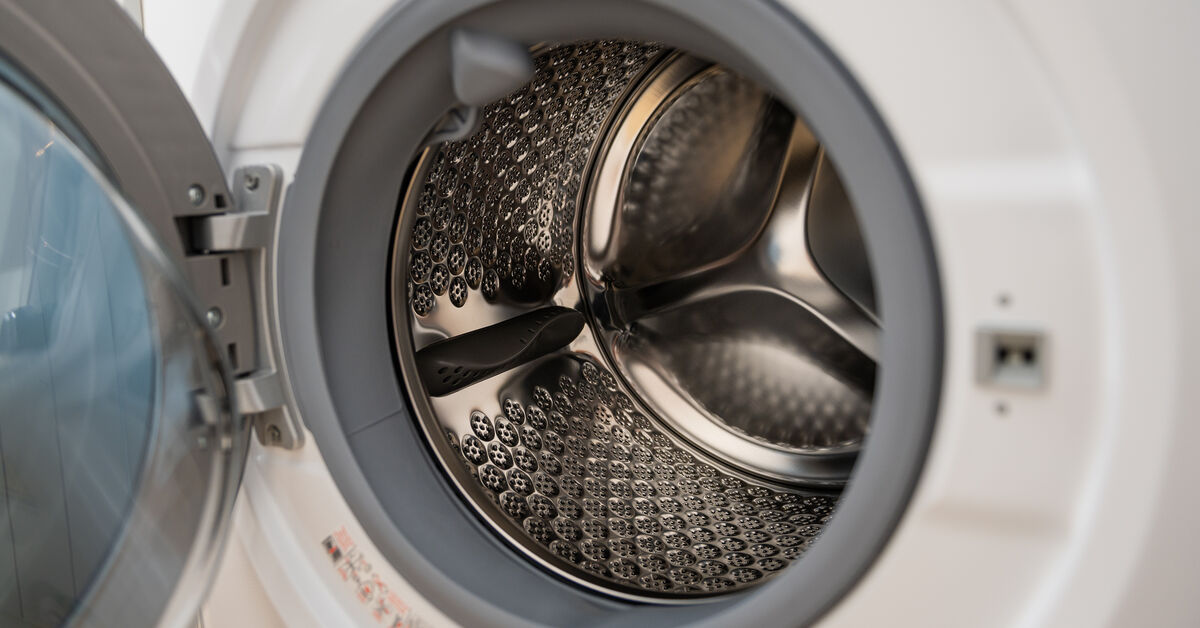 Washing machine airing after a wash
