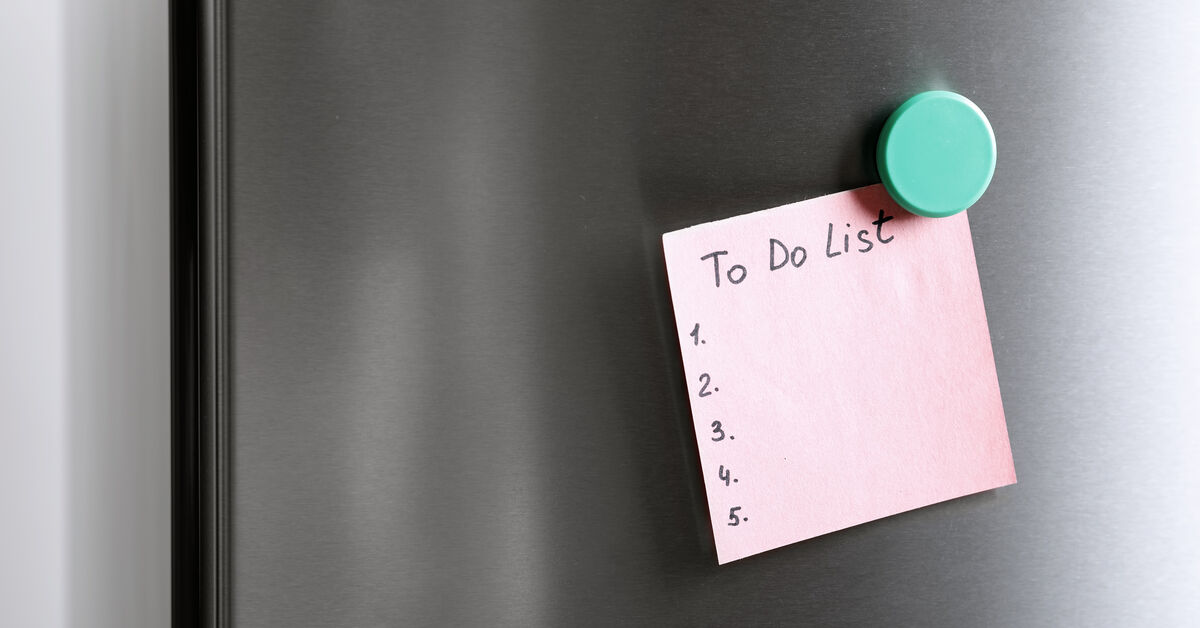 Calendar marking regular refrigerator cleaning schedule