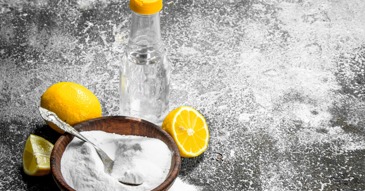 Baking soda and vinegar for unclogging