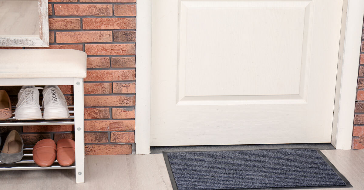 Neat entryway set up for prevention