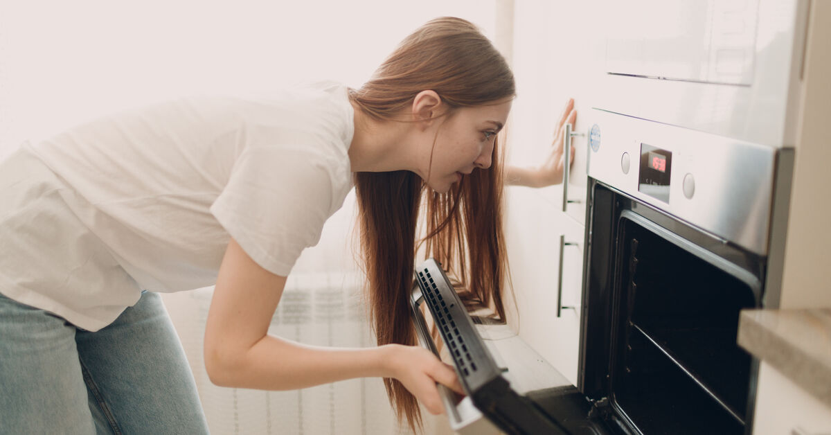 Baking soda and vinegar for cleaning