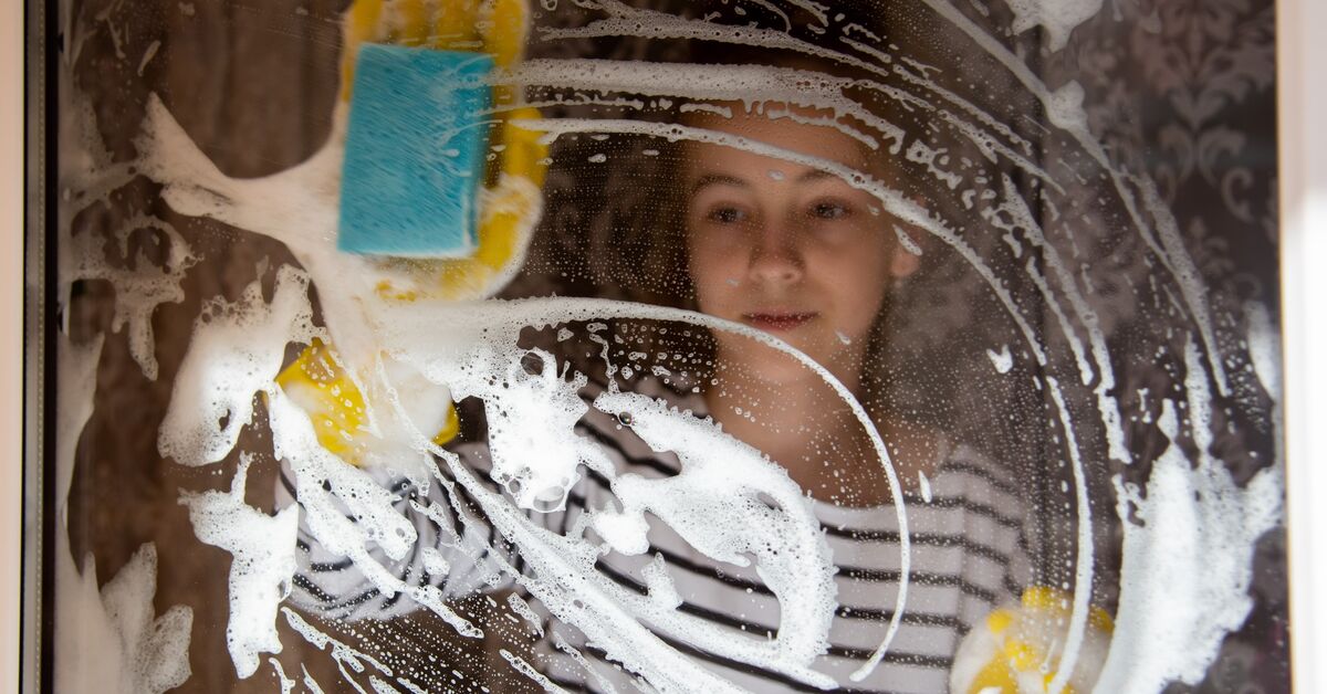 Abrasive pad near scratched glass